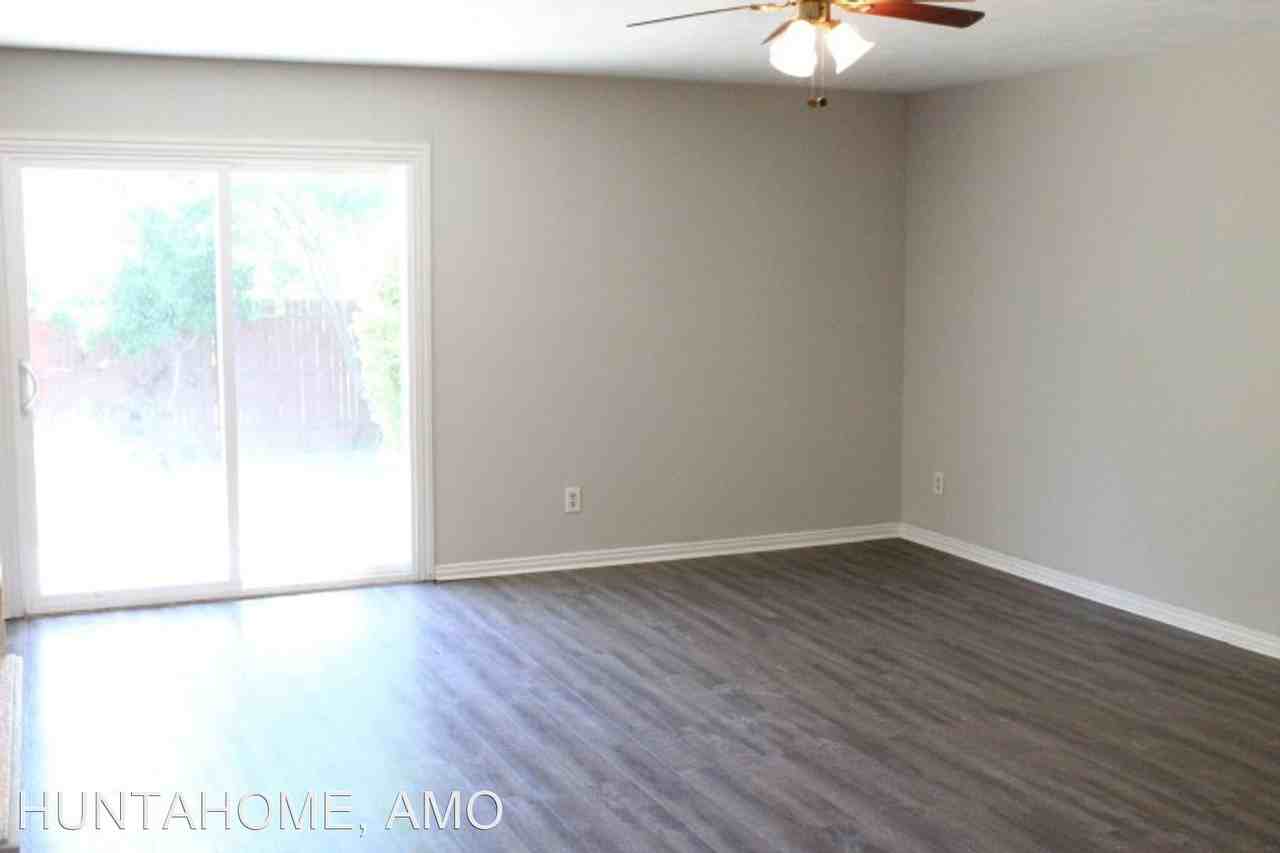 646 Sunny Slope Dr. - Photo 2 of 21