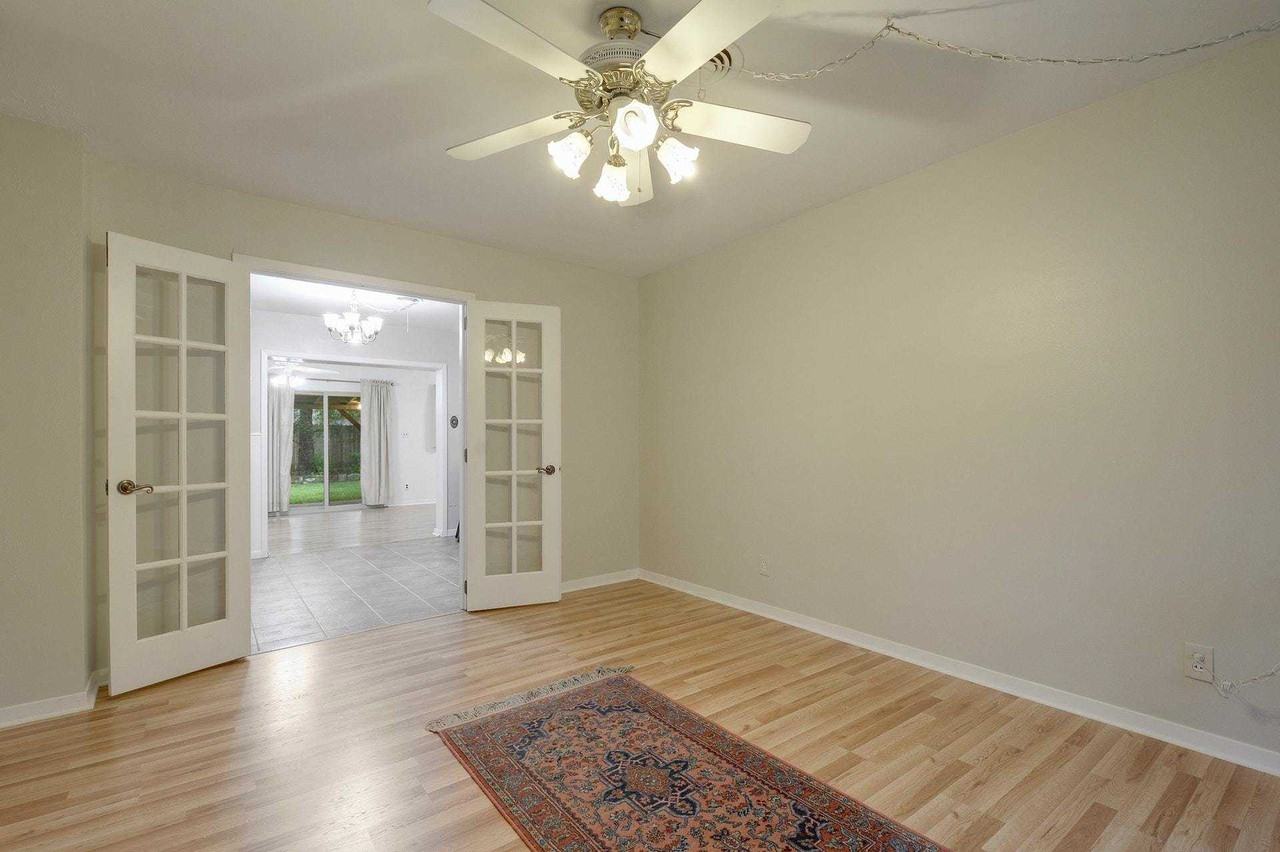 3205 Whites Dr - Photo 3 of 16