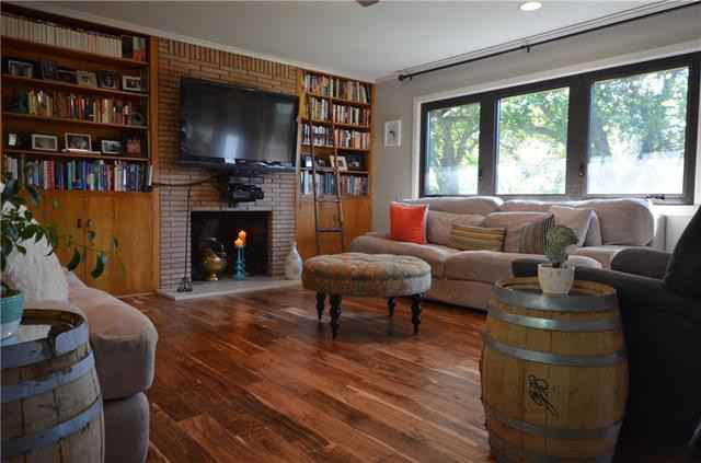 1500 E 15th St - Photo 2 of 10
