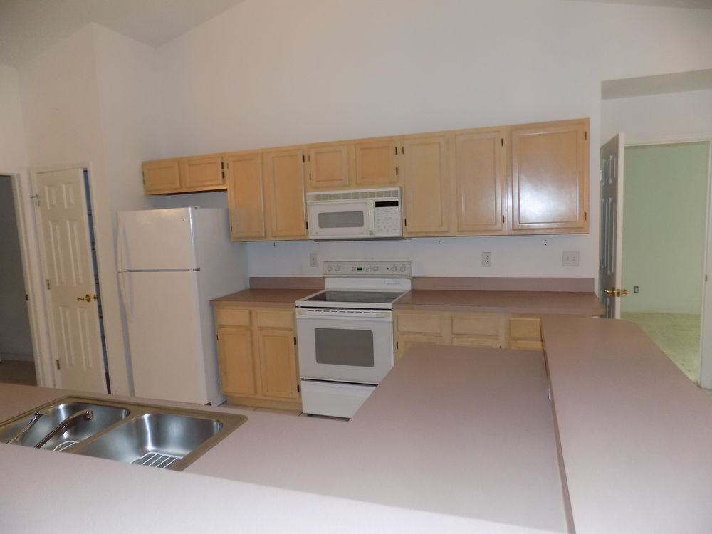 14720 Green Valley Blvd - Photo 2 of 22