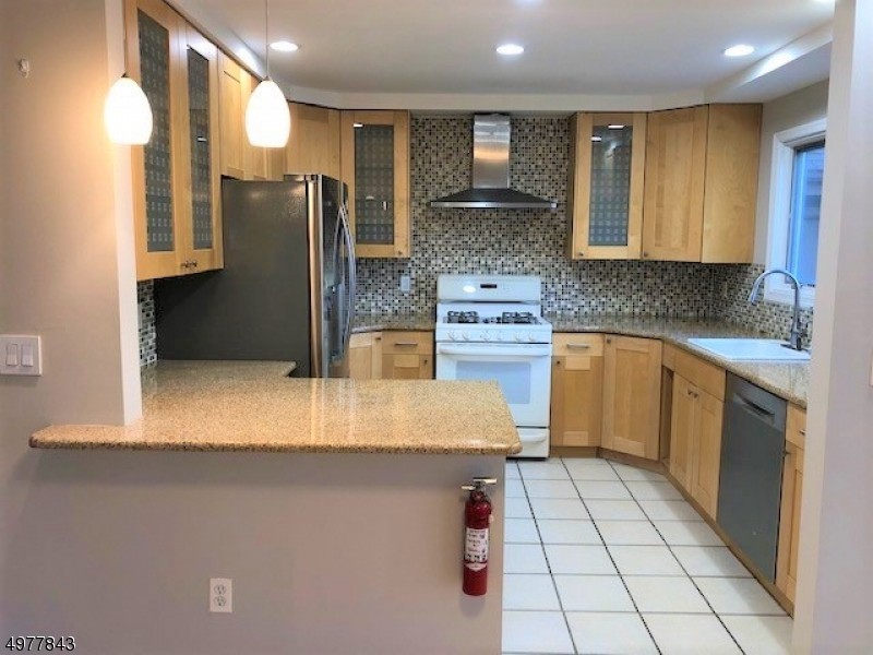 10 Brotherton Ave - Photo 3 of 25