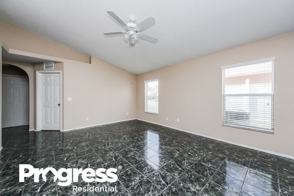 931 Grassy Island Ln - Photo 3 of 13