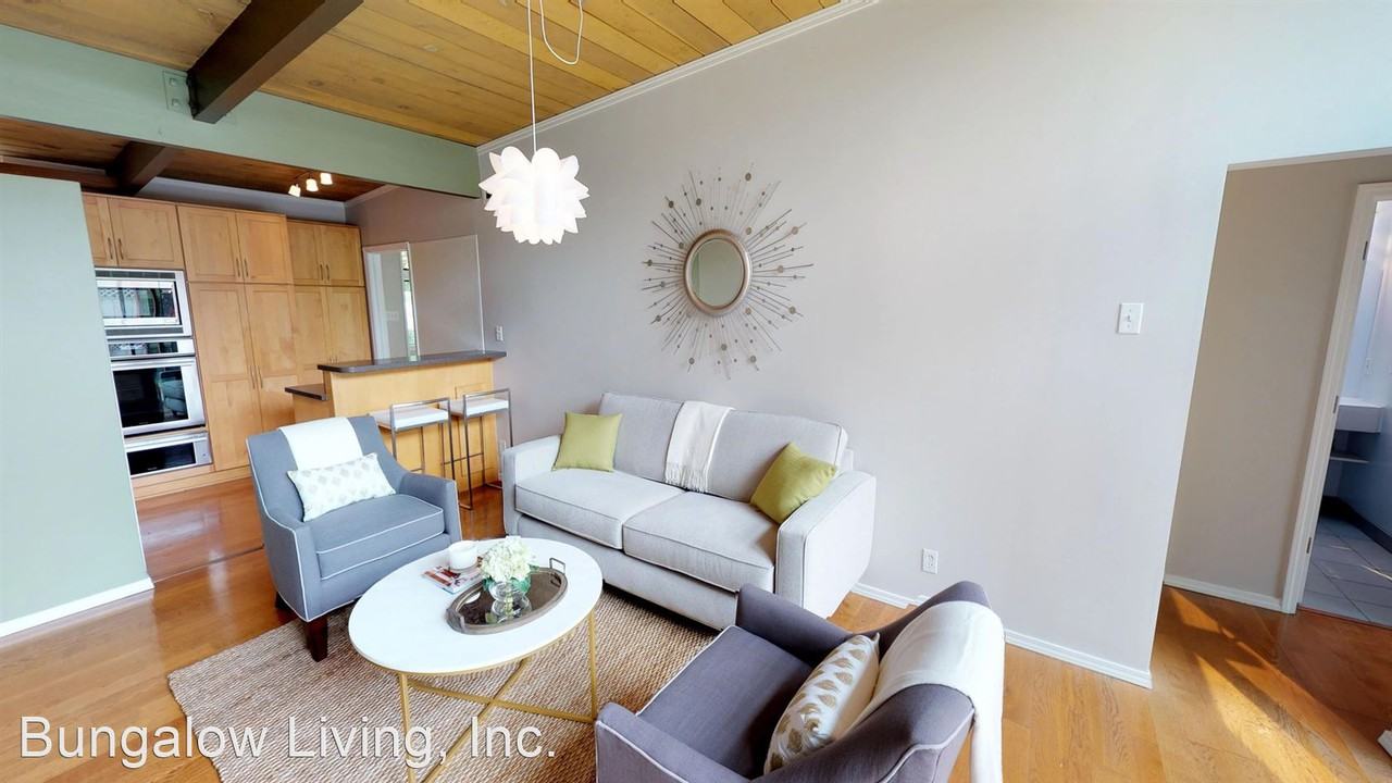 252 Creekside Drive - Photo 3 of 7