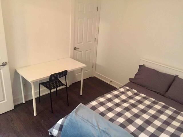 6 Tisdale Street South, Hamilton, ON L8N 2V9 3 Bedroom Apartment for