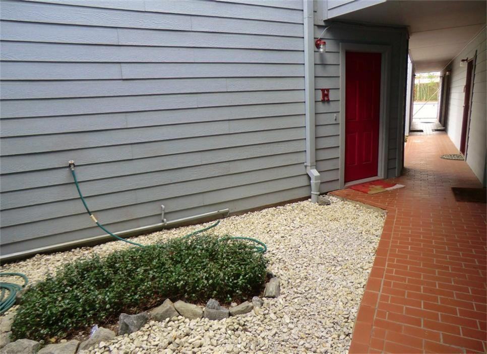 701 701 Rosedale St Unit #H - Photo 2 of 11