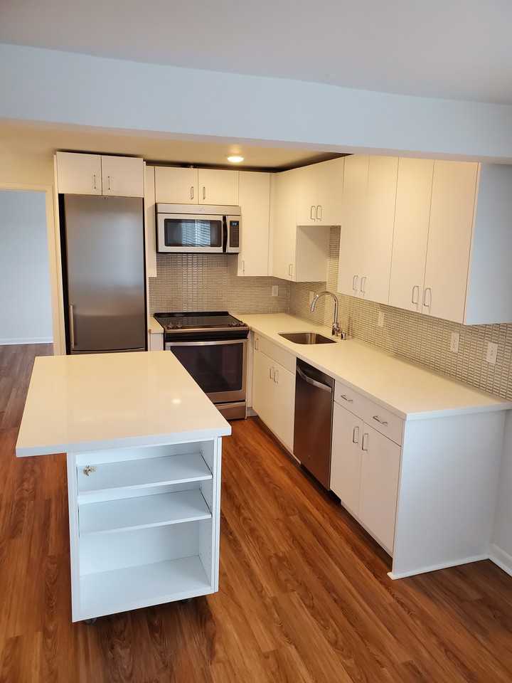 215 Boston - Photo 3 of 8