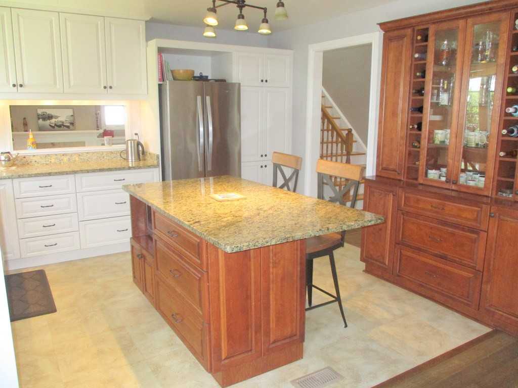 6 Burndale Road Apartments in Blackburn Hamlet, Ottawa, ON K1B 3Y5 Zumper