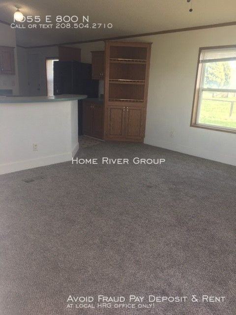 1055 E 800 N - Photo 3 of 9