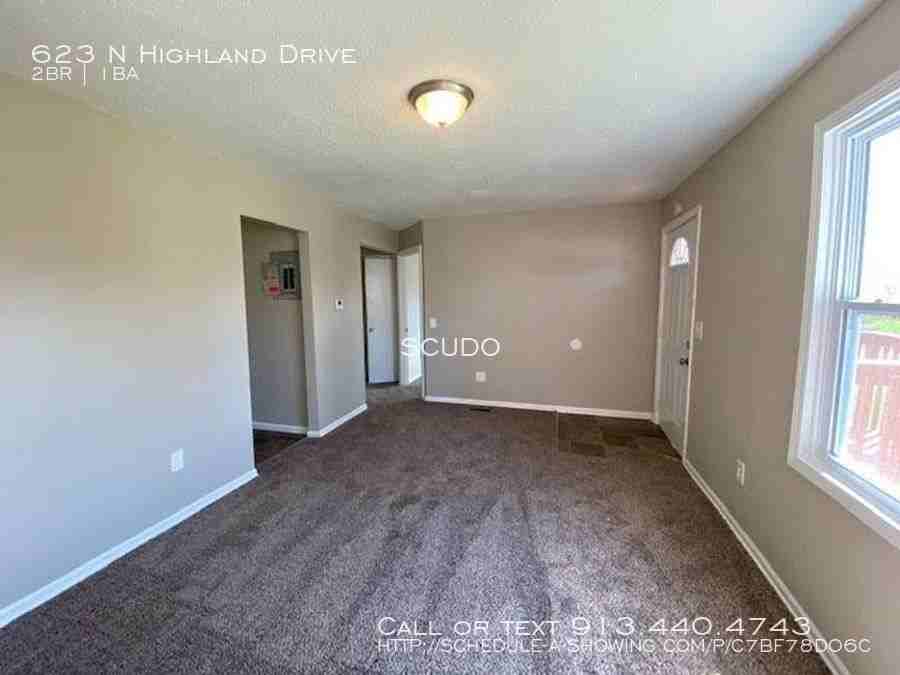 623 N Highland Drive - Photo 3 of 15