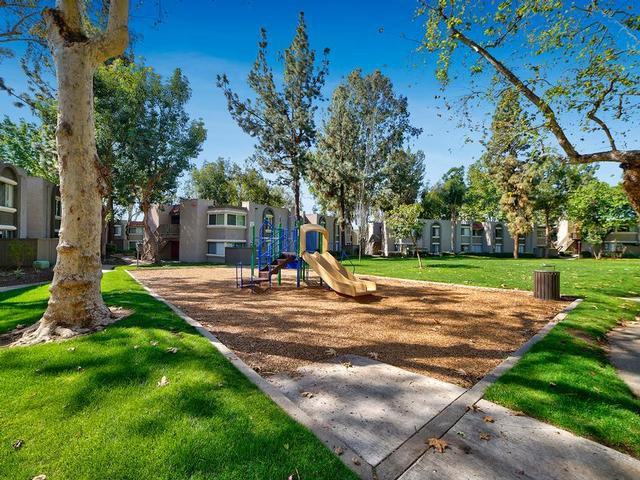 650 E Bonita Ave - Photo 4 of 35