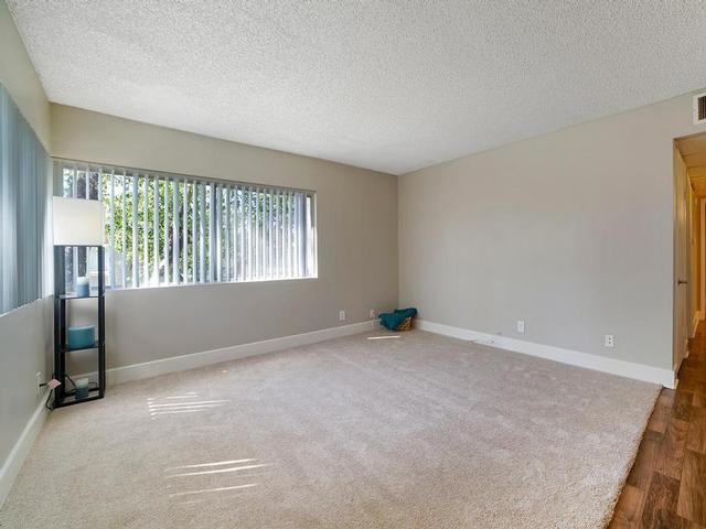 650 E Bonita Ave - Photo 5 of 35