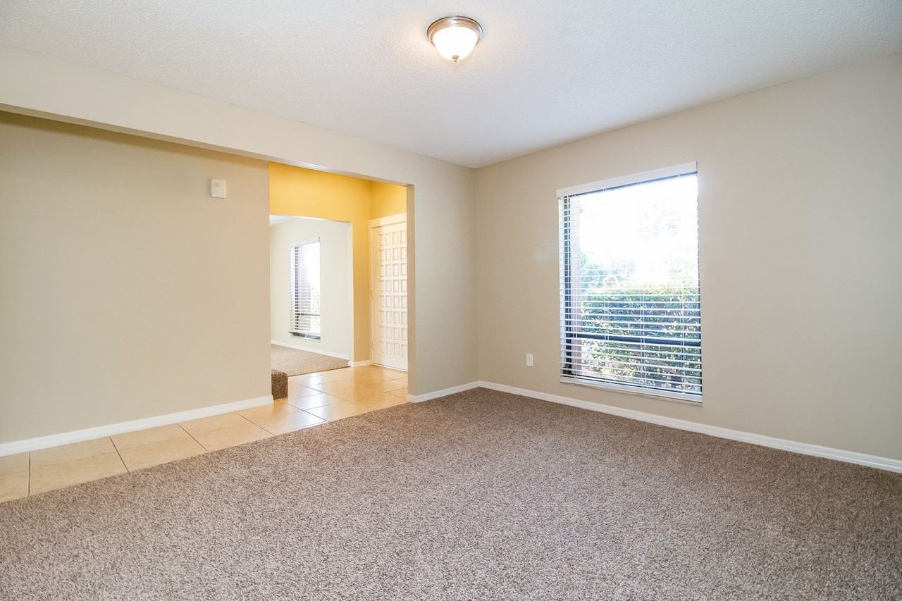 603 Riverbend Blvd - Photo 3 of 21