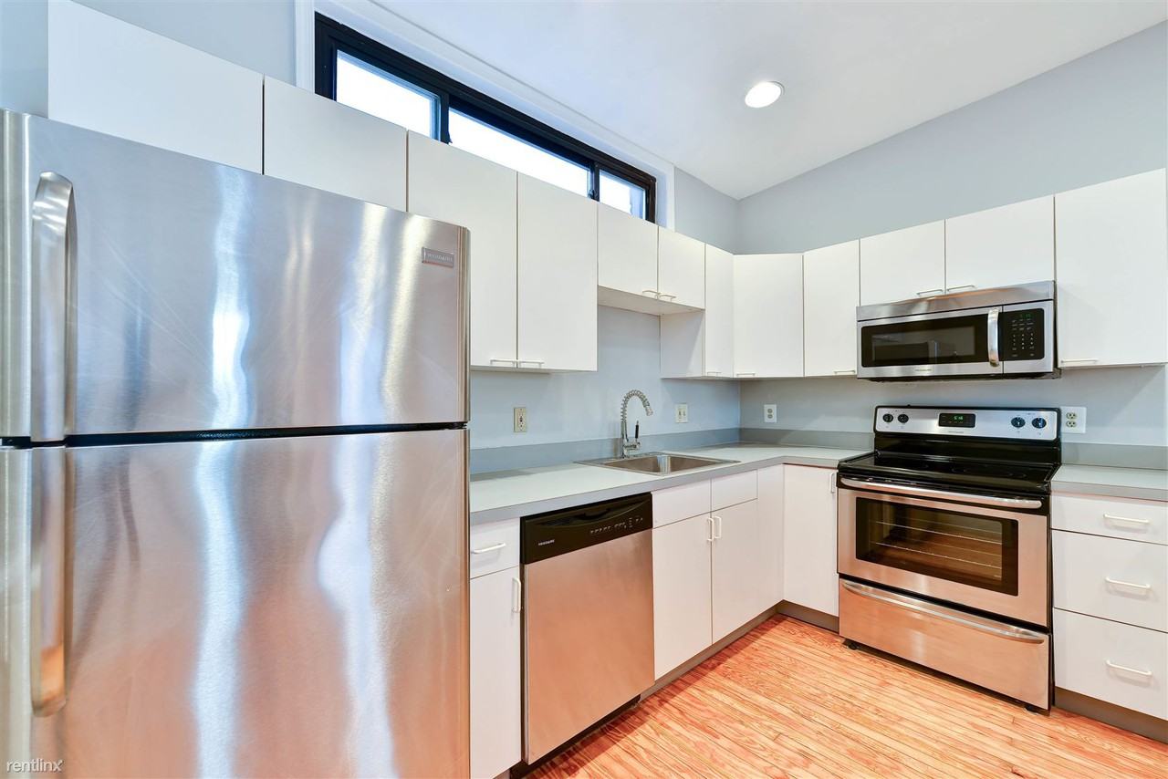 1824 13th St NW - Photo 2 of 9