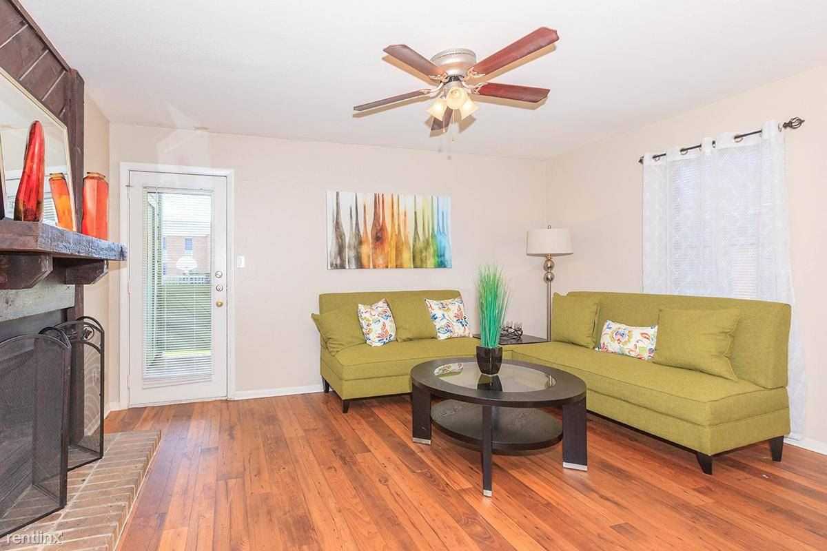 1350 Leah Ave - Photo 3 of 8