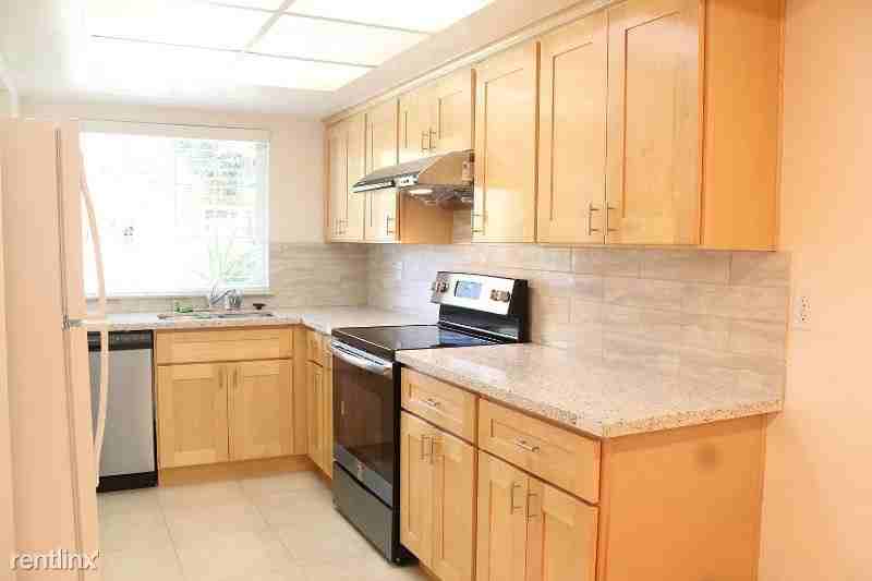 936 Bellhurst Ave - Photo 3 of 19