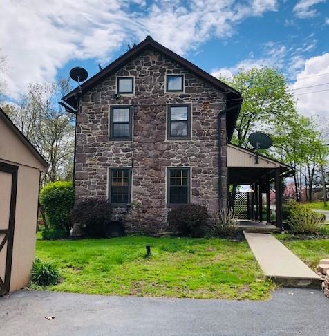 716 Ridgeway Rd - Photo 2 of 17