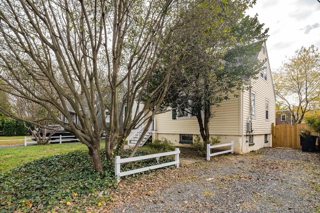 4818 22nd Rd N - Photo 4 of 40