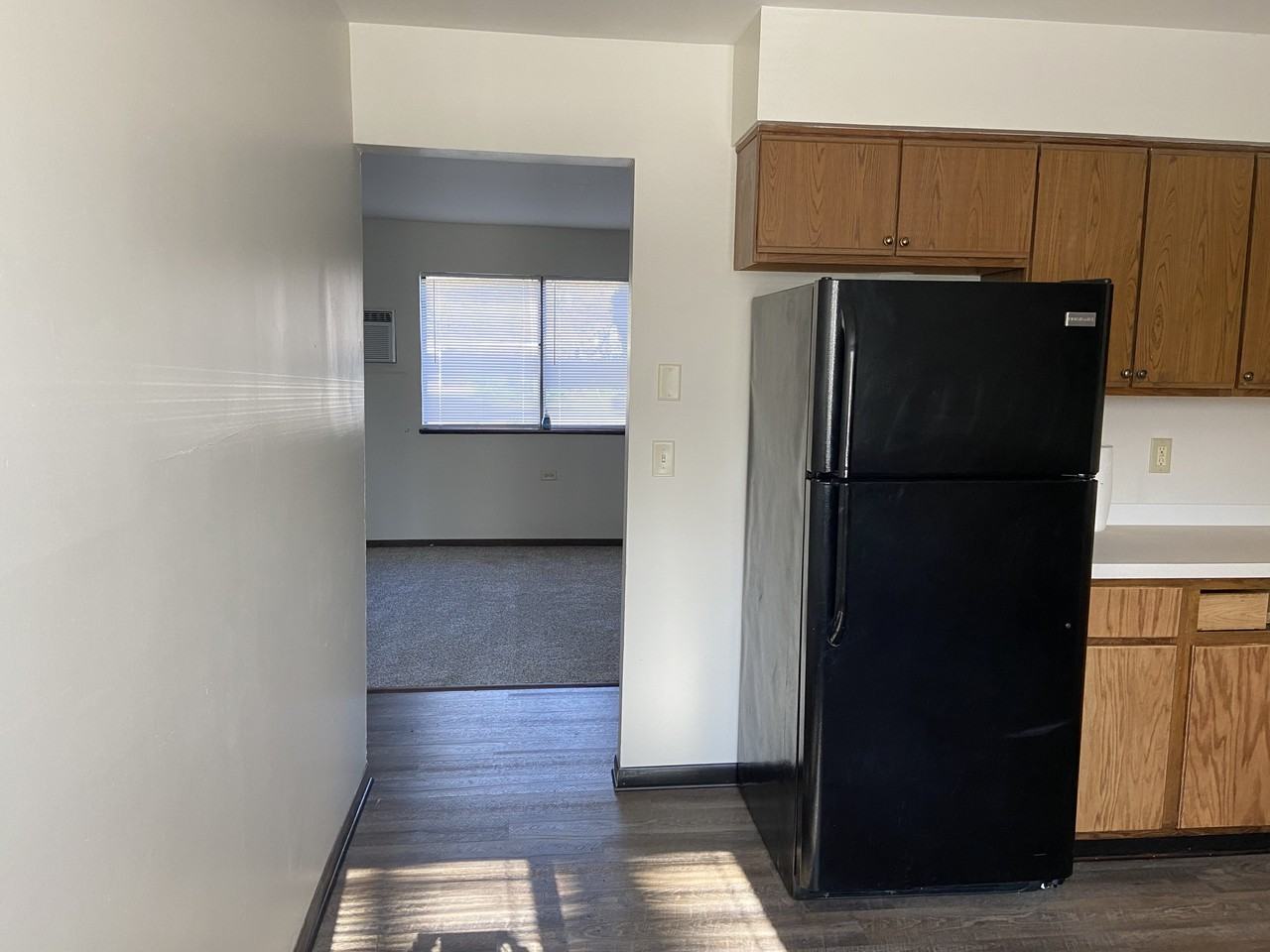 530 136Th Ave - Photo 3 of 8