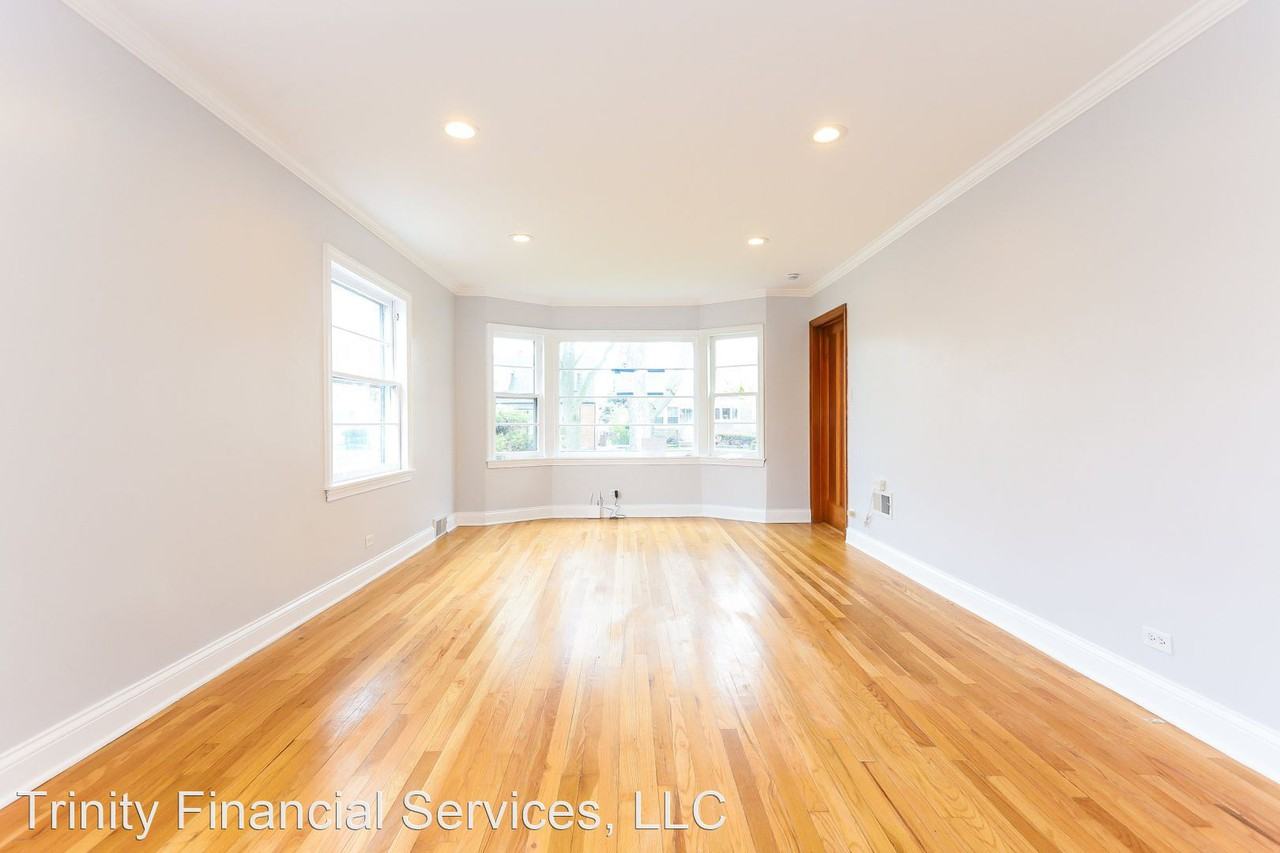 2627 Clarke St - Photo 3 of 15