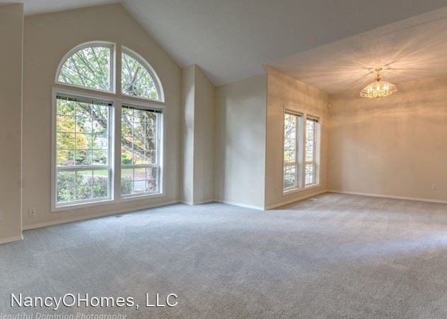 2812 Ne 163rd St - Photo 3 of 31