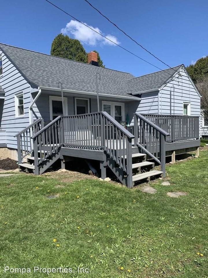 534 N Buhl Farm Drive - Photo 2 of 11