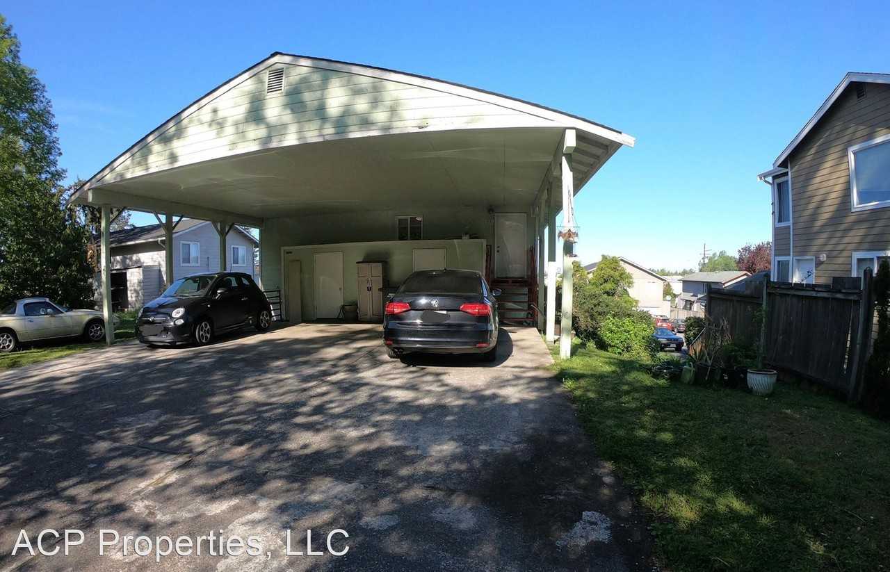 2031 Xenia St. - Photo 3 of 9