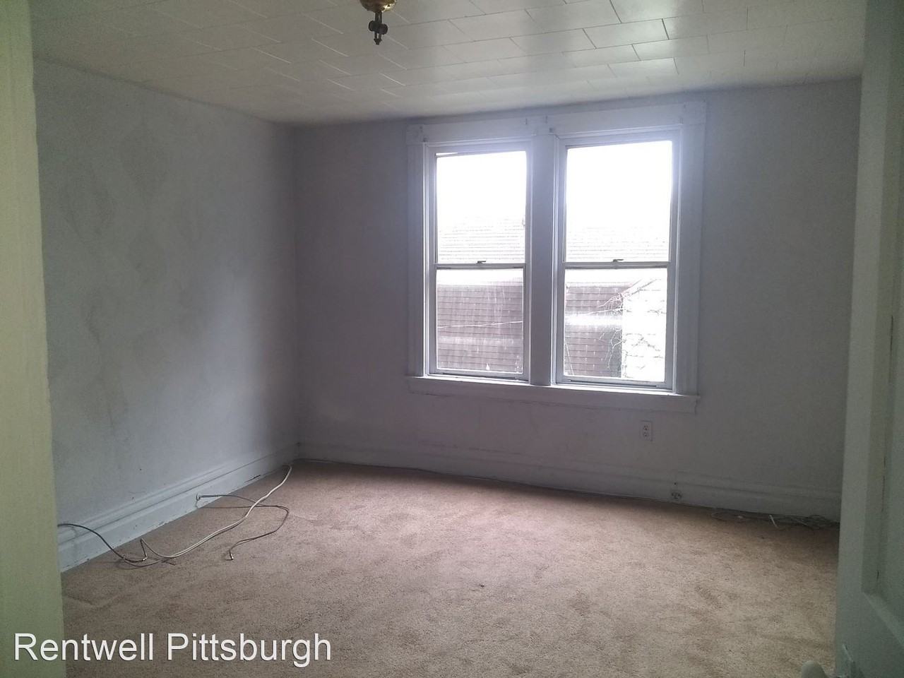 325 Kennedy Ave - Photo 2 of 2