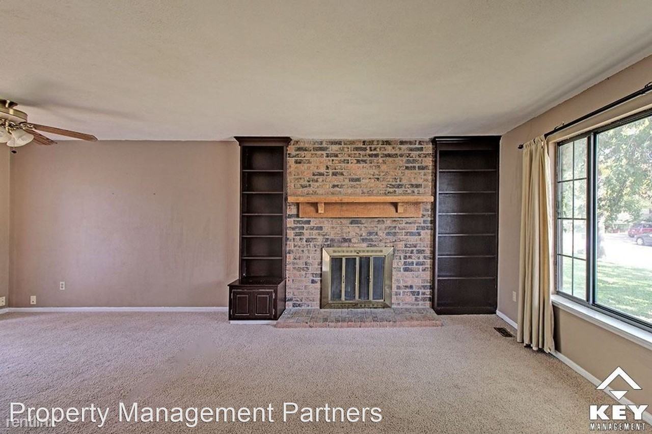 3203 N Brookfield - Photo 2 of 16