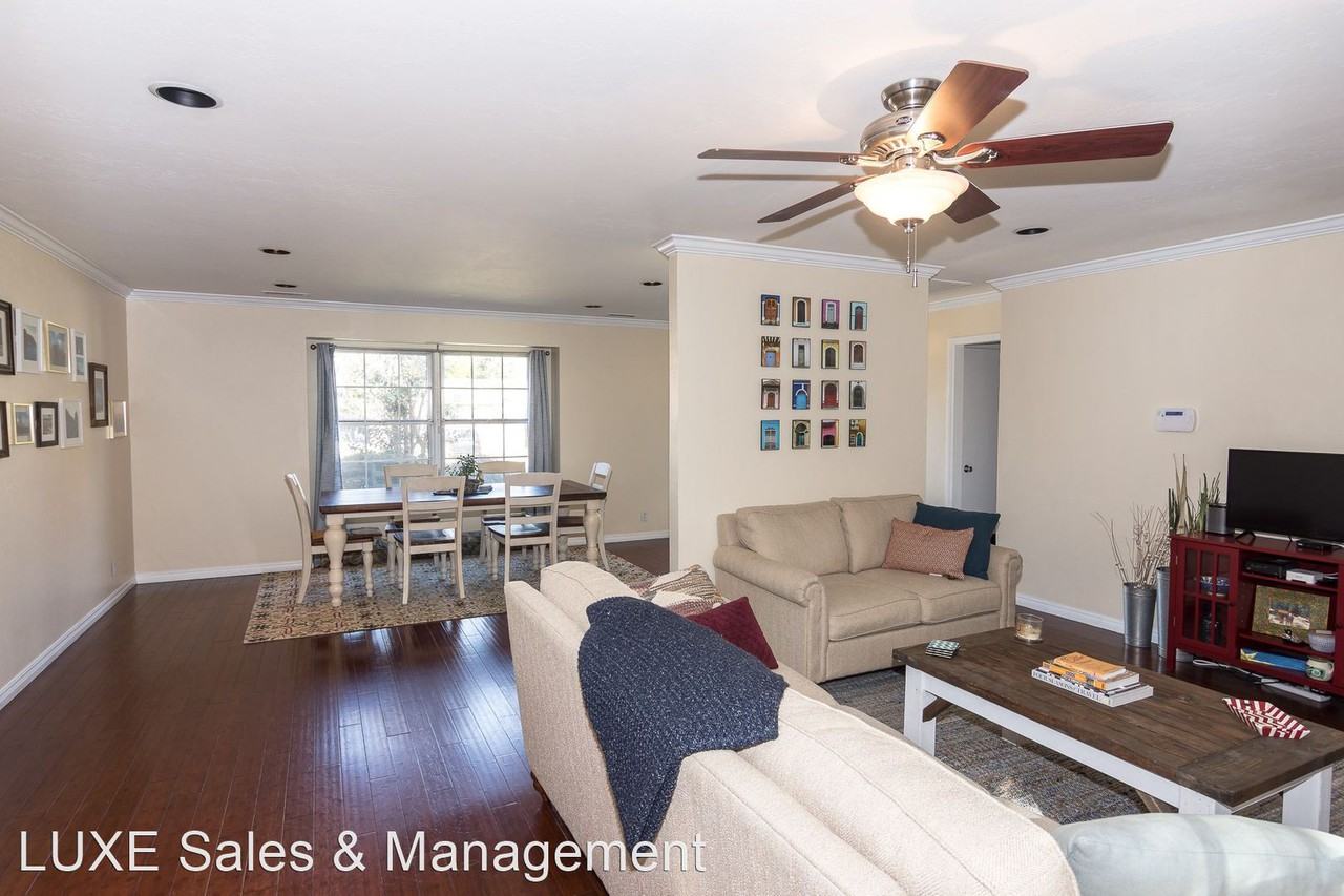 3112 Northwest 61st Place - Photo 3 of 35