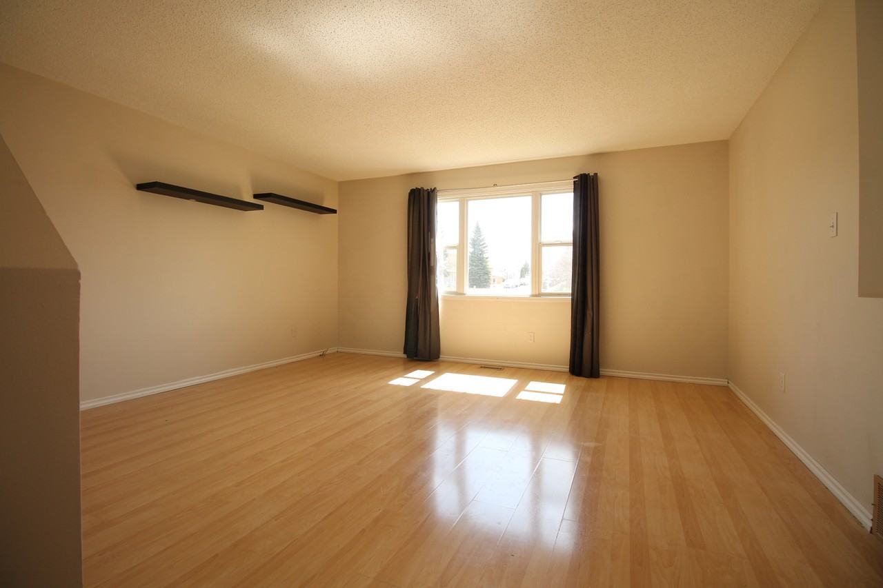 3704 41 Avenue Nw - Photo 3 of 14