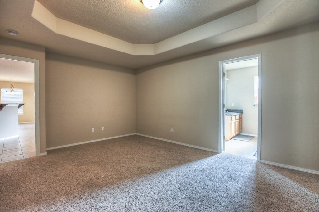 1384 S Holland Dr - Photo 3 of 21