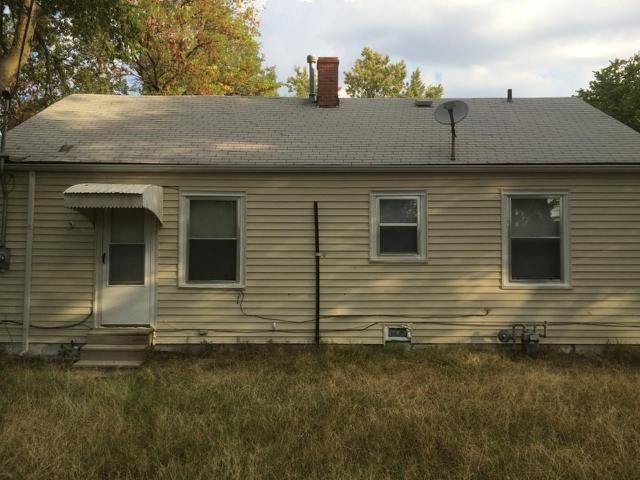 1721 E 22nd St N - Photo 2 of 7