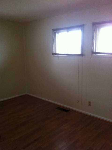 719 Kelly Dr - Photo 3 of 8