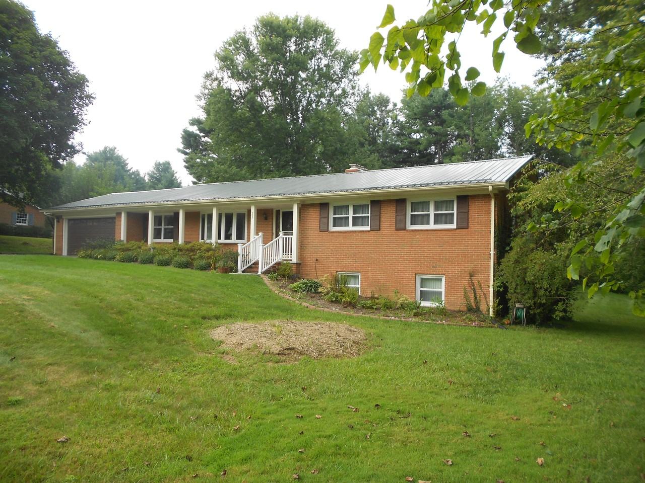 305 Apperson Dr - Photo 2 of 59