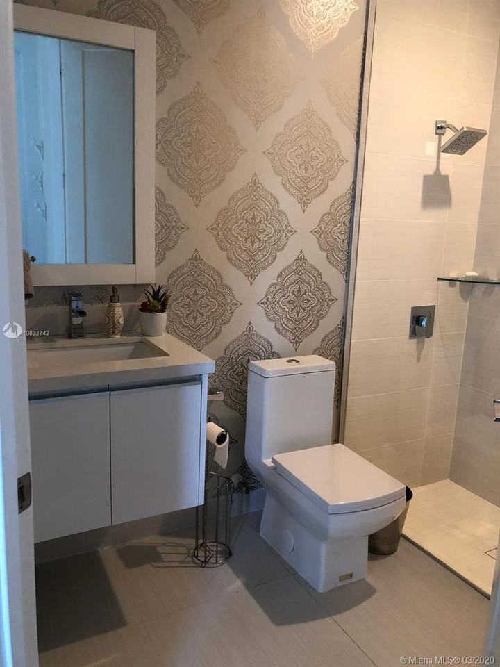 10422 Northwest 64th Terrace #0 - Photo 3 of 12