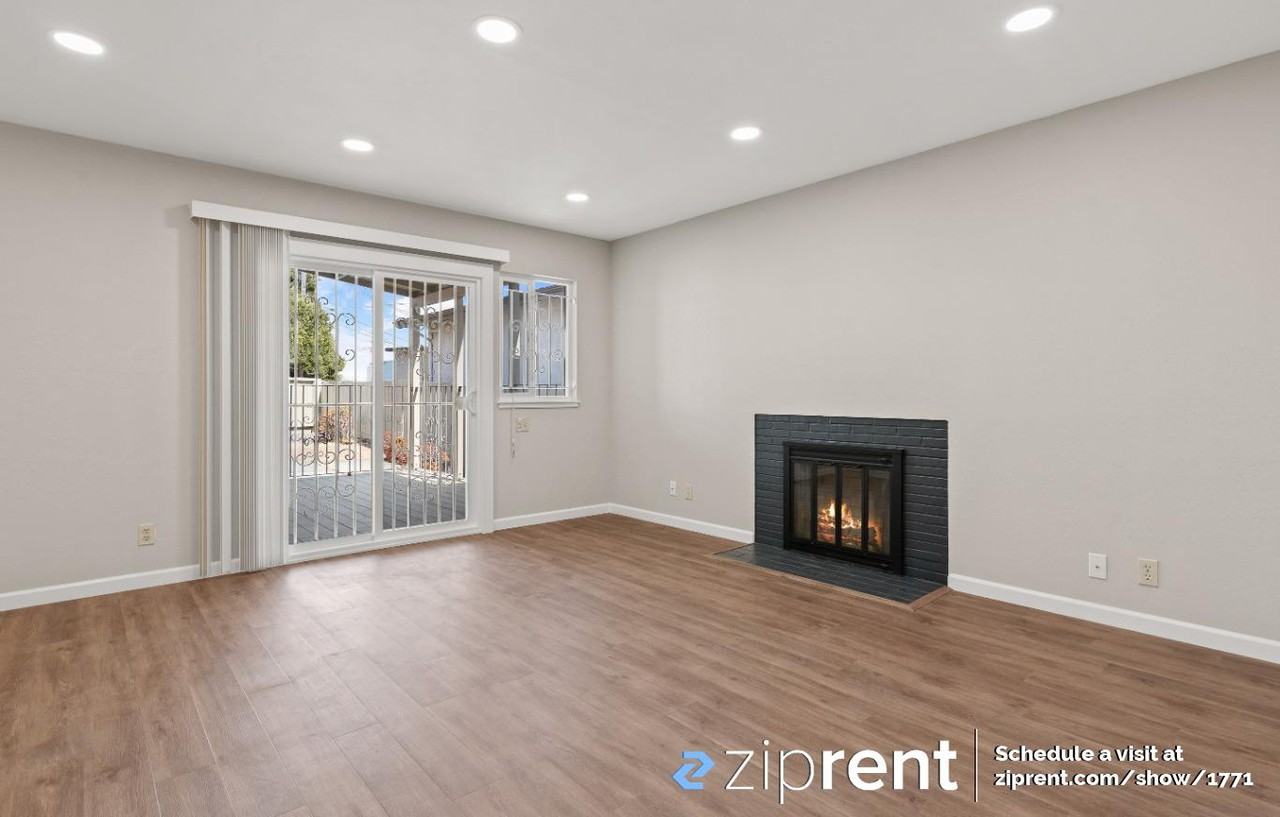 146 Pecks Ln - Photo 3 of 20