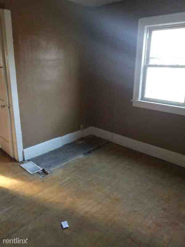 3621 Main St - Photo 2 of 9