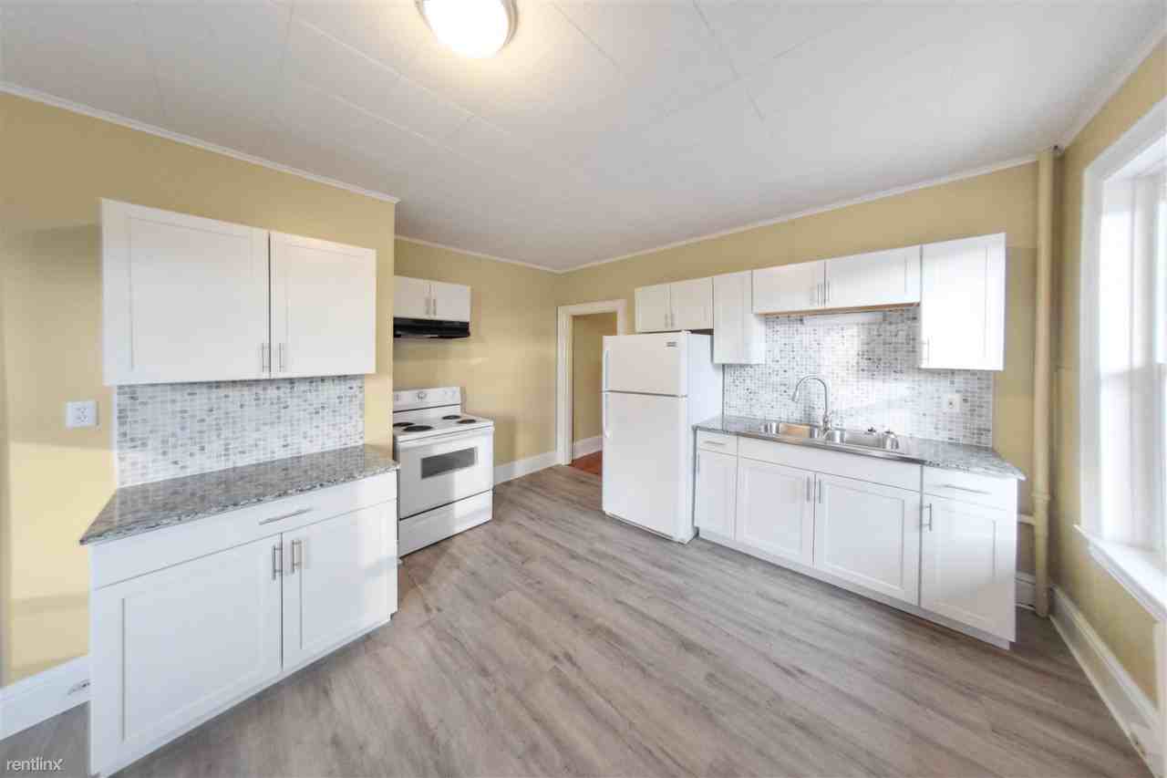 662 Pennsylvania Ave - Photo 3 of 9