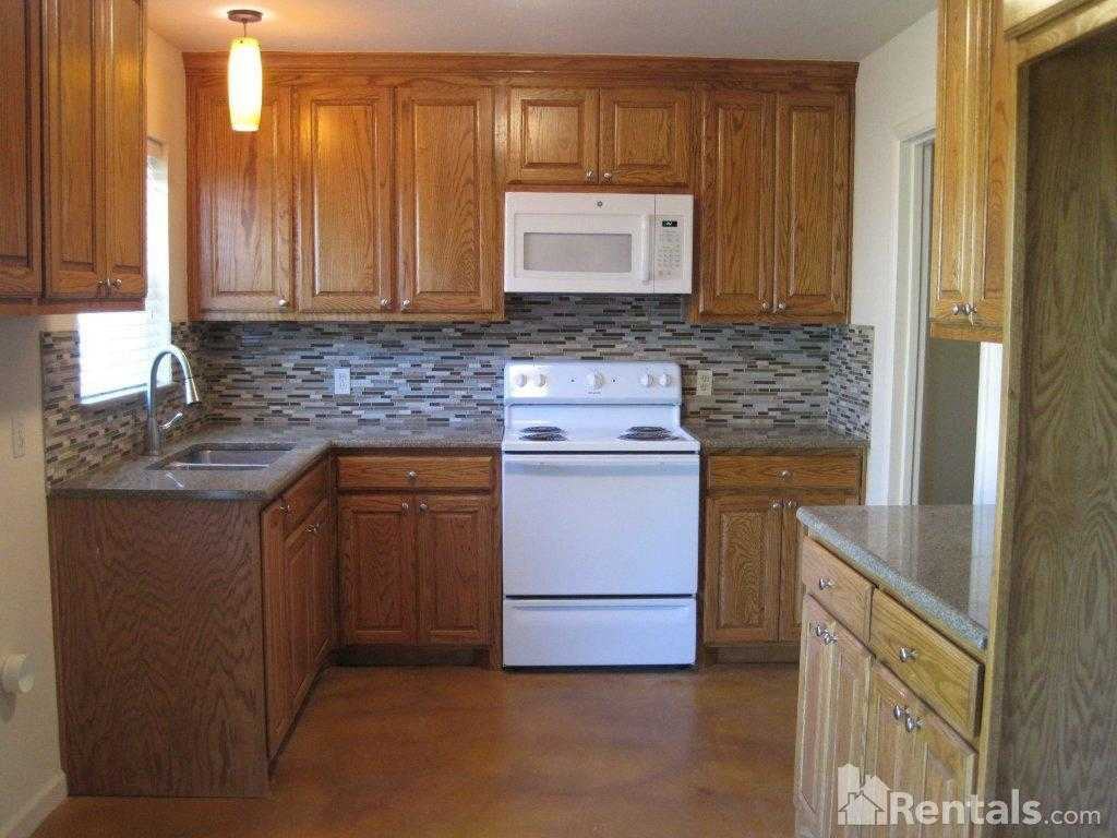 402 W Phillips Ct - Photo 2 of 8