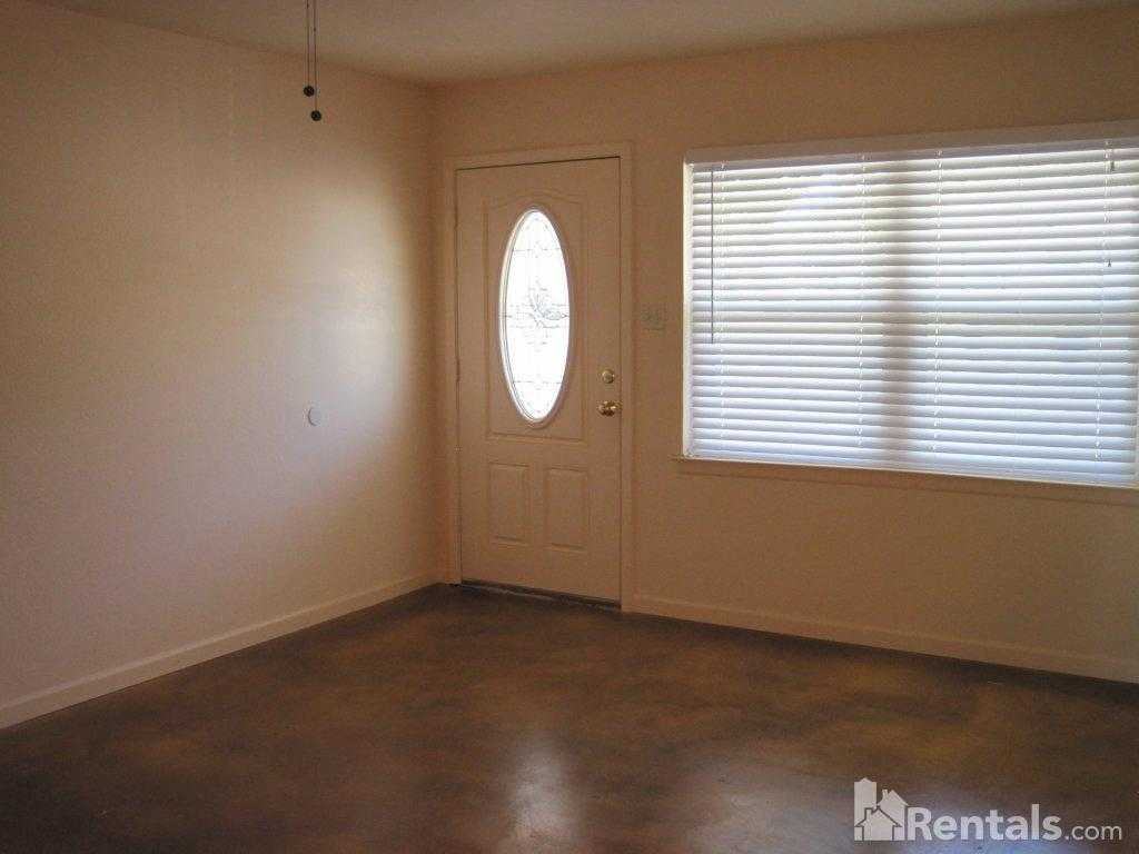 402 W Phillips Ct - Photo 3 of 8
