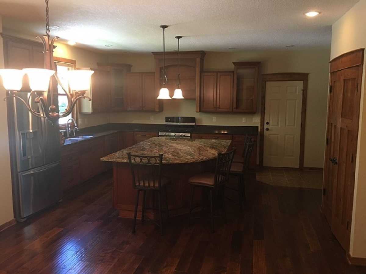 2280 8th St - Photo 3 of 10