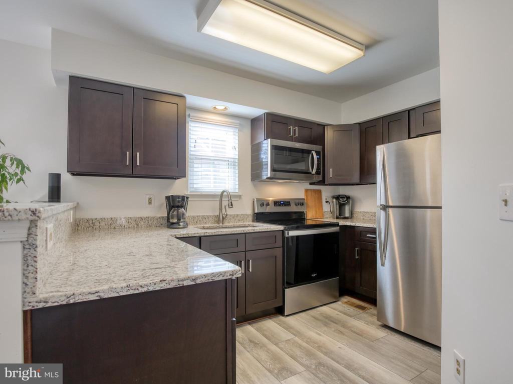 114 Oliver Court - Photo 2 of 31