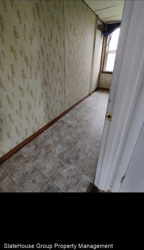 3212 E Gordon Rd - Photo 2 of 9