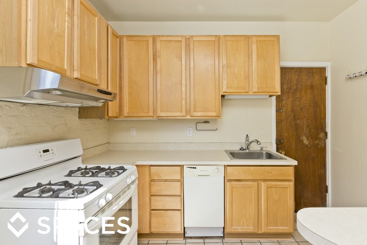 1216 N Dearborn Pkwy - Photo 3 of 36