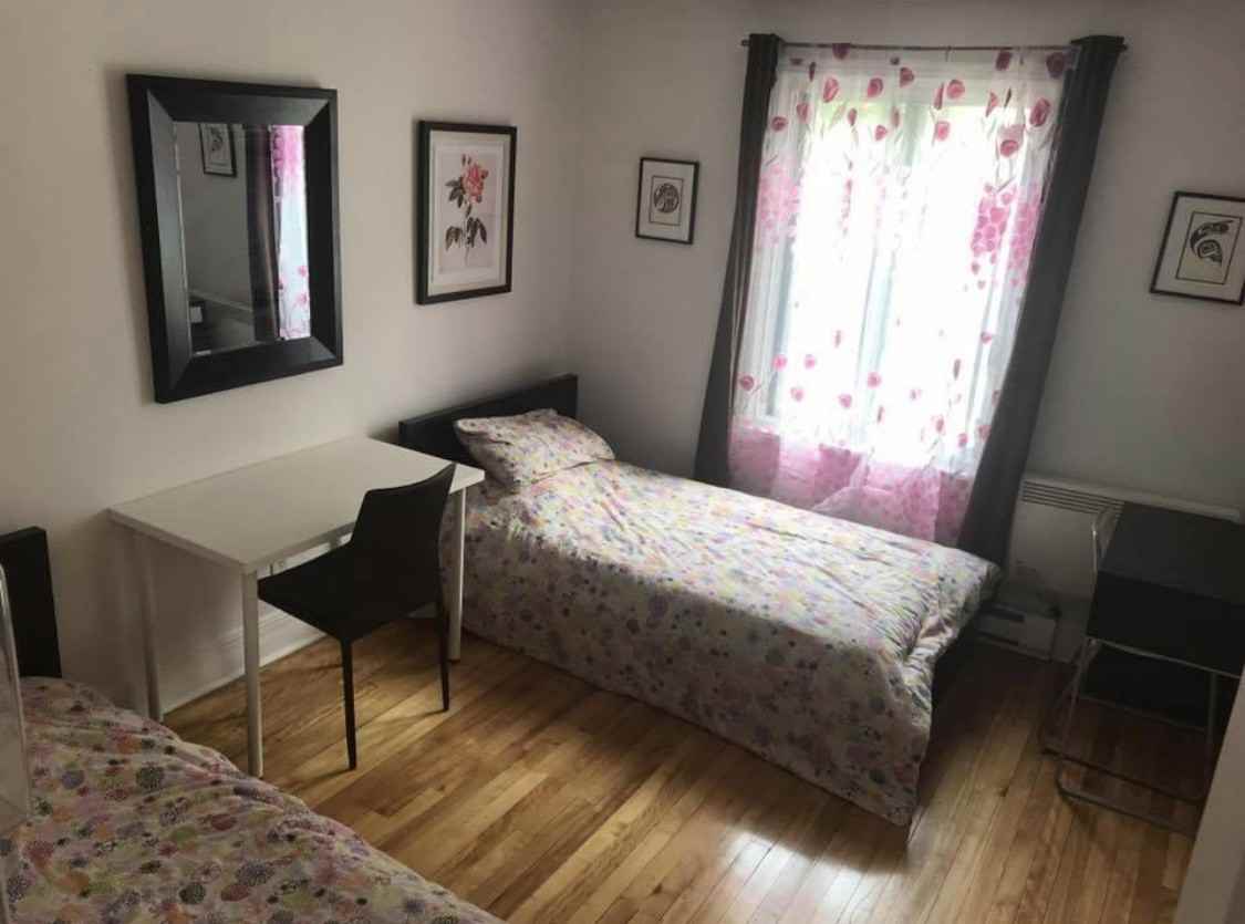 3070 Avenue Barclay, Montréal, QC H3S 1J8 3 Bedroom Apartment for