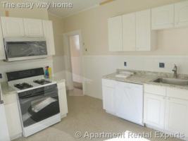 featured image of 80 Newbury St #1