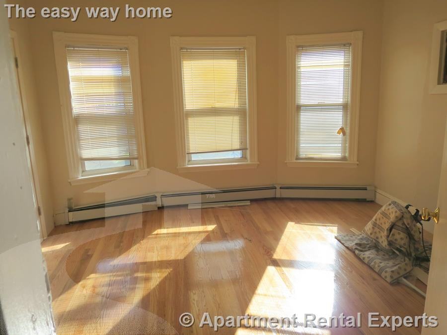 80 Newbury St #1 - Photo 4 of 12