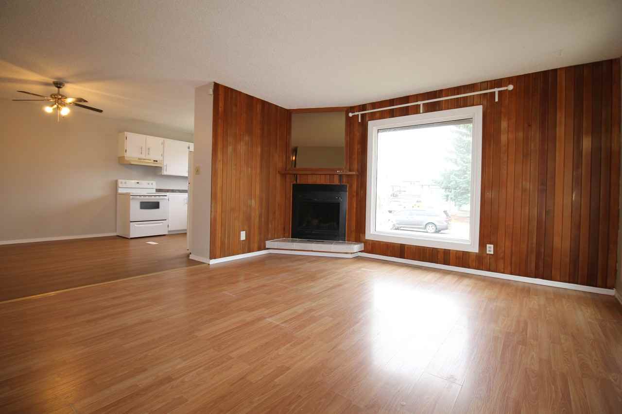1928 145a Avenue Nw - Photo 2 of 11