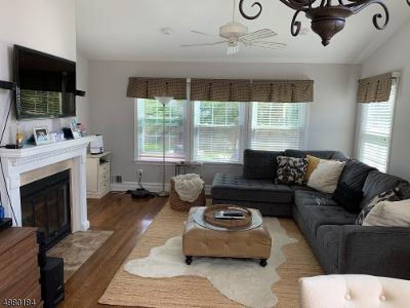 206 Reed Ln - Photo 2 of 25