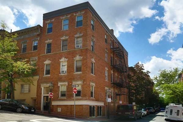 27 Anderson Street #8D